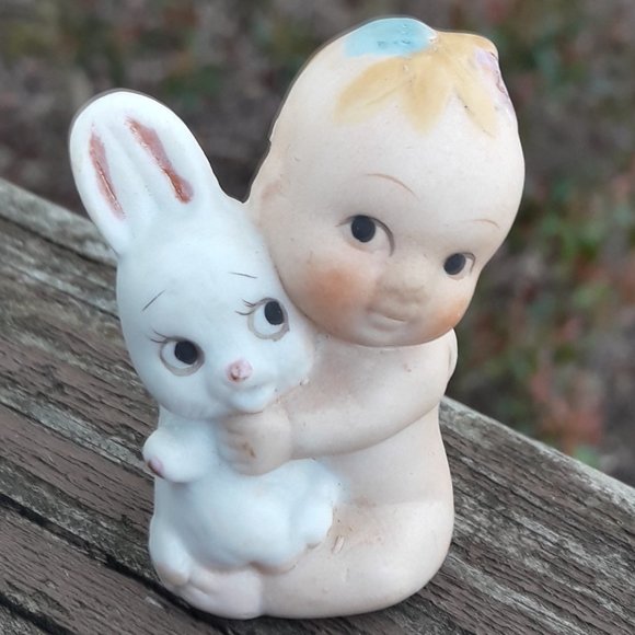 Mini Dollhouse Baby Porcelain Vintage UOGC Taiwan Tiny Bunny Rabbit - Picture 9 of 9